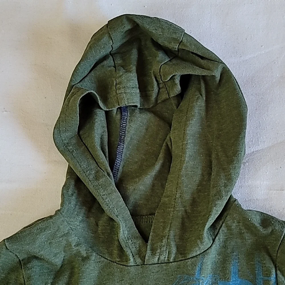 Carter's long sleeve graphic tee with hood - Picture 2 of 6